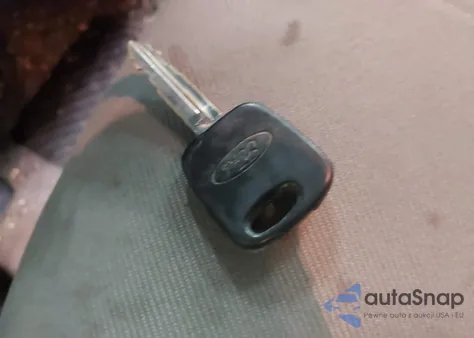 2004 Ford Escape Xls z USA, uszkodzony, nr VIN 1FMYU021X4KA71418